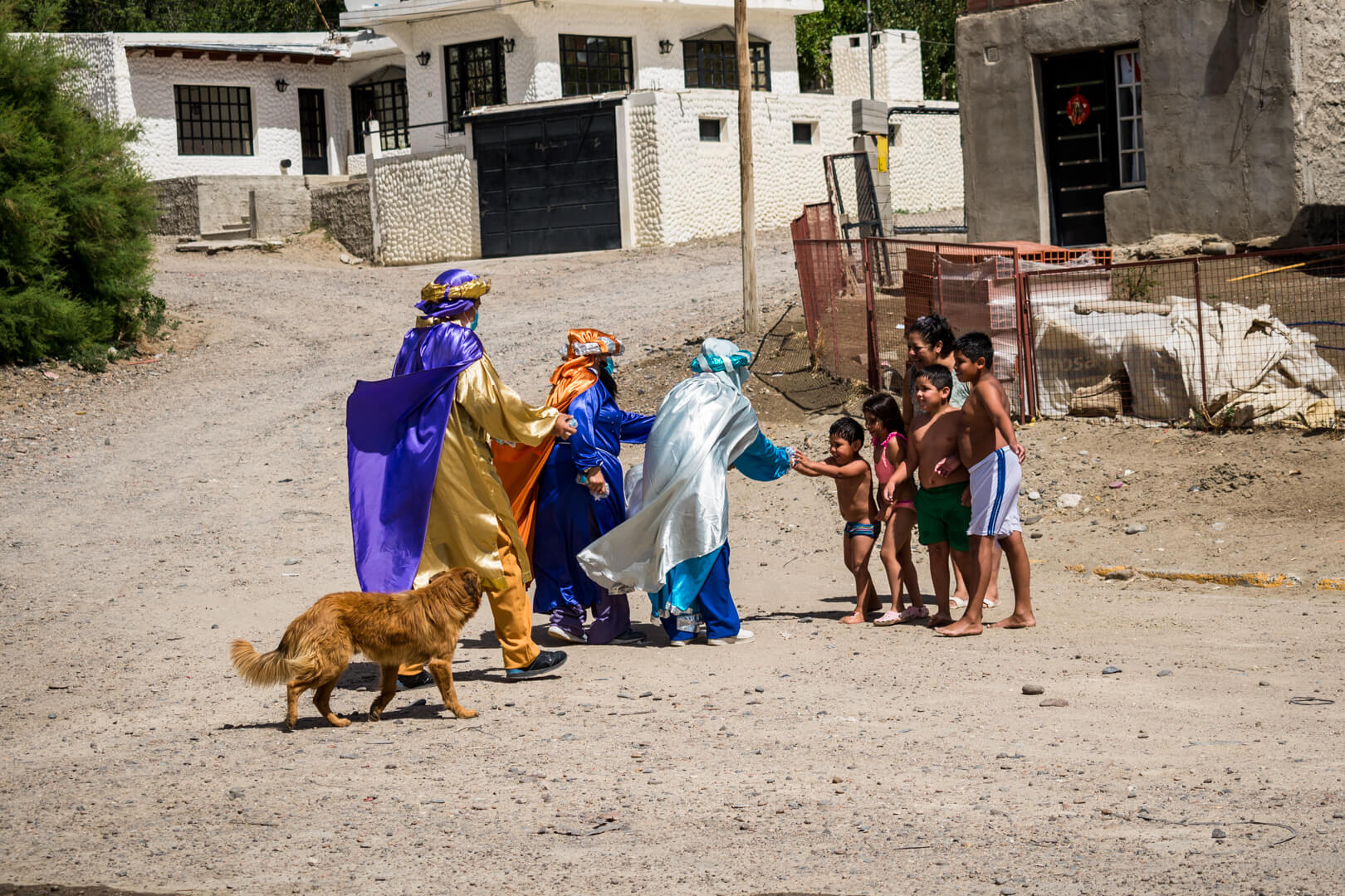 De la mano de los Reyes Magos, FdG regaló golosinas a los más chiquitos