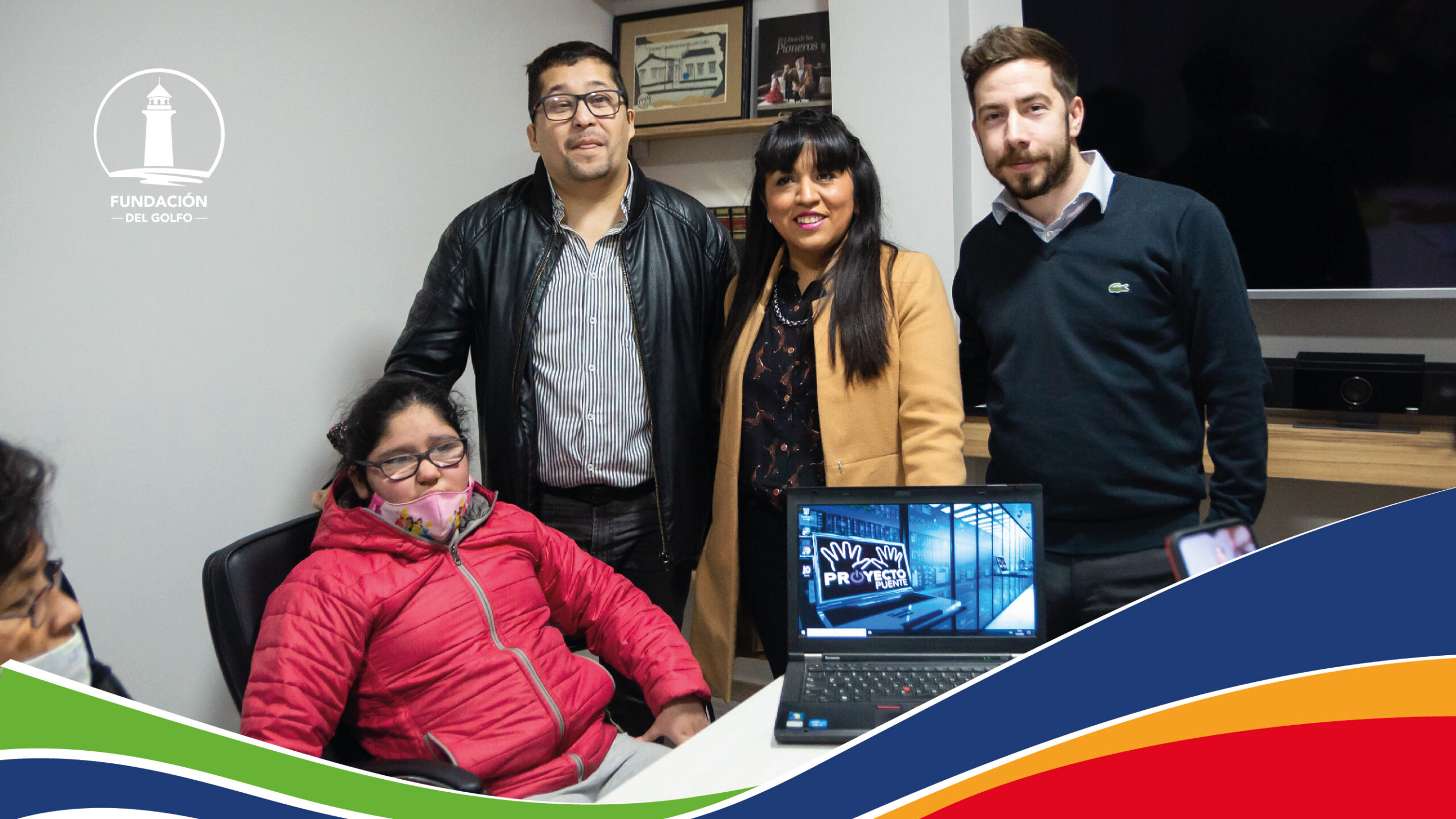 FUNDACIÓN DEL GOLFO Y PROYECTO PUENTE COLABORARON PARA ENTREGARLE UNA COMPUTADORA A UNA NENA CON DISMINUCIÓN VISUAL