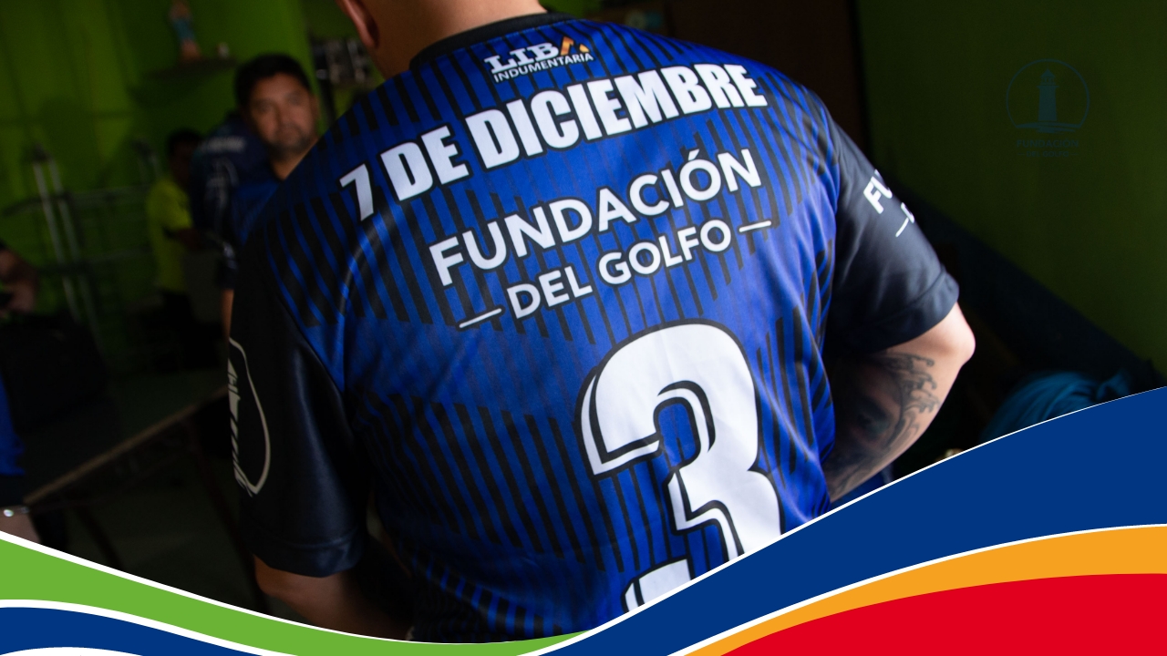 FUNDACIÓN DEL GOLFO ENTREGÓ CONJUNTOS DEPORTIVOS AL CLUB 7 DE DICIEMBRE