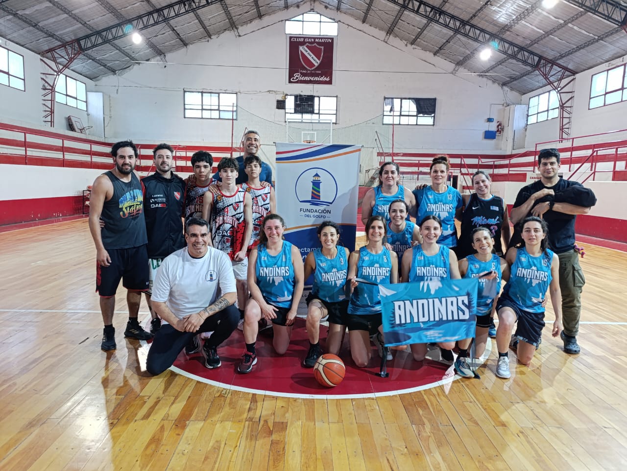 Fundación Del Golfo y Gabriel Cocha llevaron adelante una Clínica de Básquet en Esquel y Trevelin